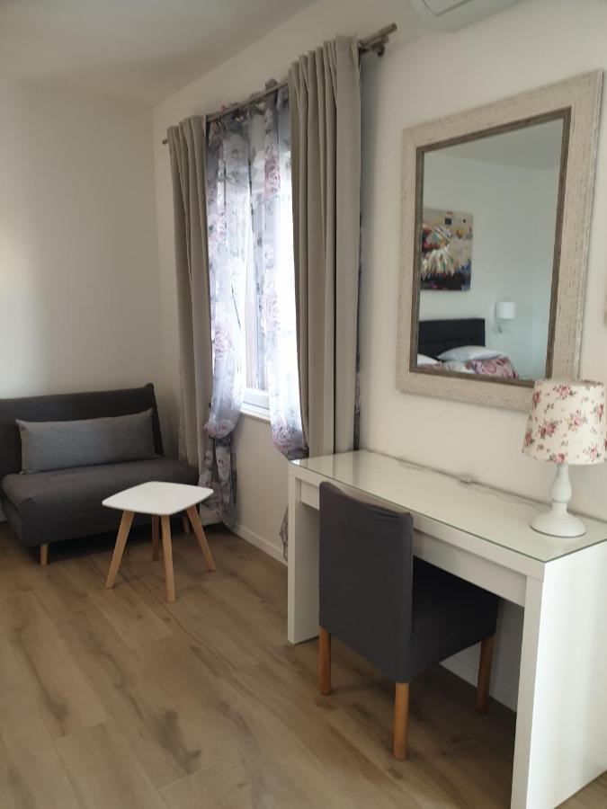 Apartments Vinka Jelsa  Eksteriør bilde